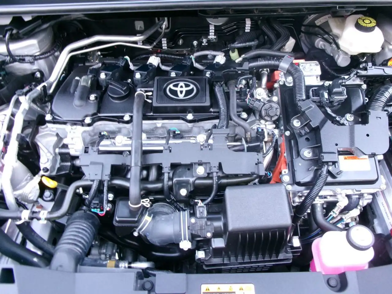 Toyota C-HR 1.8 Hybrid Team Deutschland — Galerie du véhicule 13