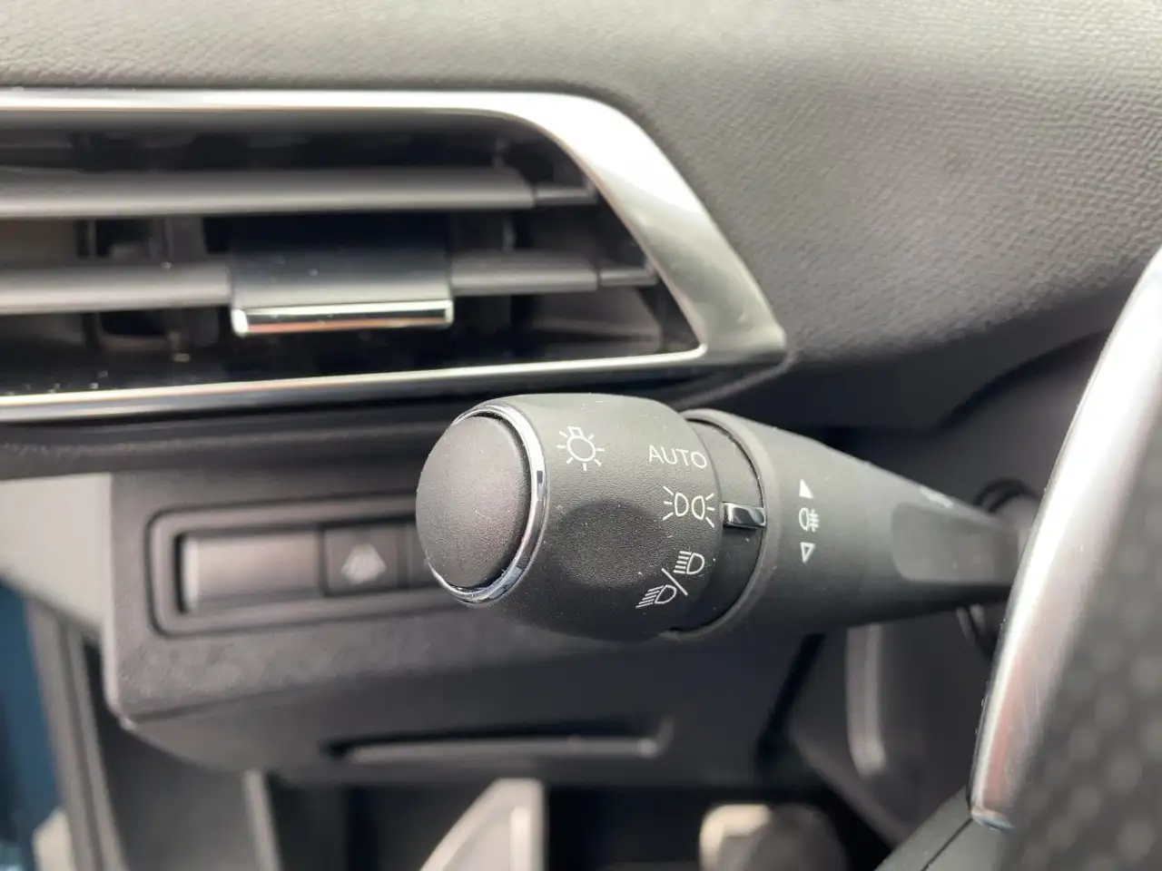 Peugeot 5008 GT *7 Sitze*ACC*Kamera*LED*Navi*SHZ*Apple* — Galería del vehículo 11