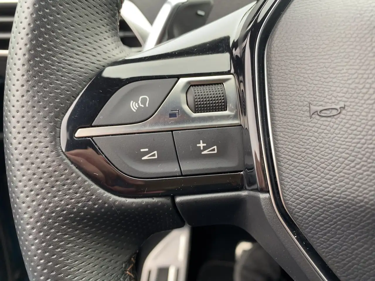 Peugeot 5008 GT *7 Sitze*ACC*Kamera*LED*Navi*SHZ*Apple* — Galería del vehículo 12