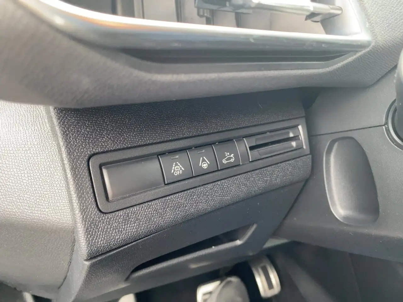 Peugeot 5008 GT *7 Sitze*ACC*Kamera*LED*Navi*SHZ*Apple* — Galería del vehículo 8