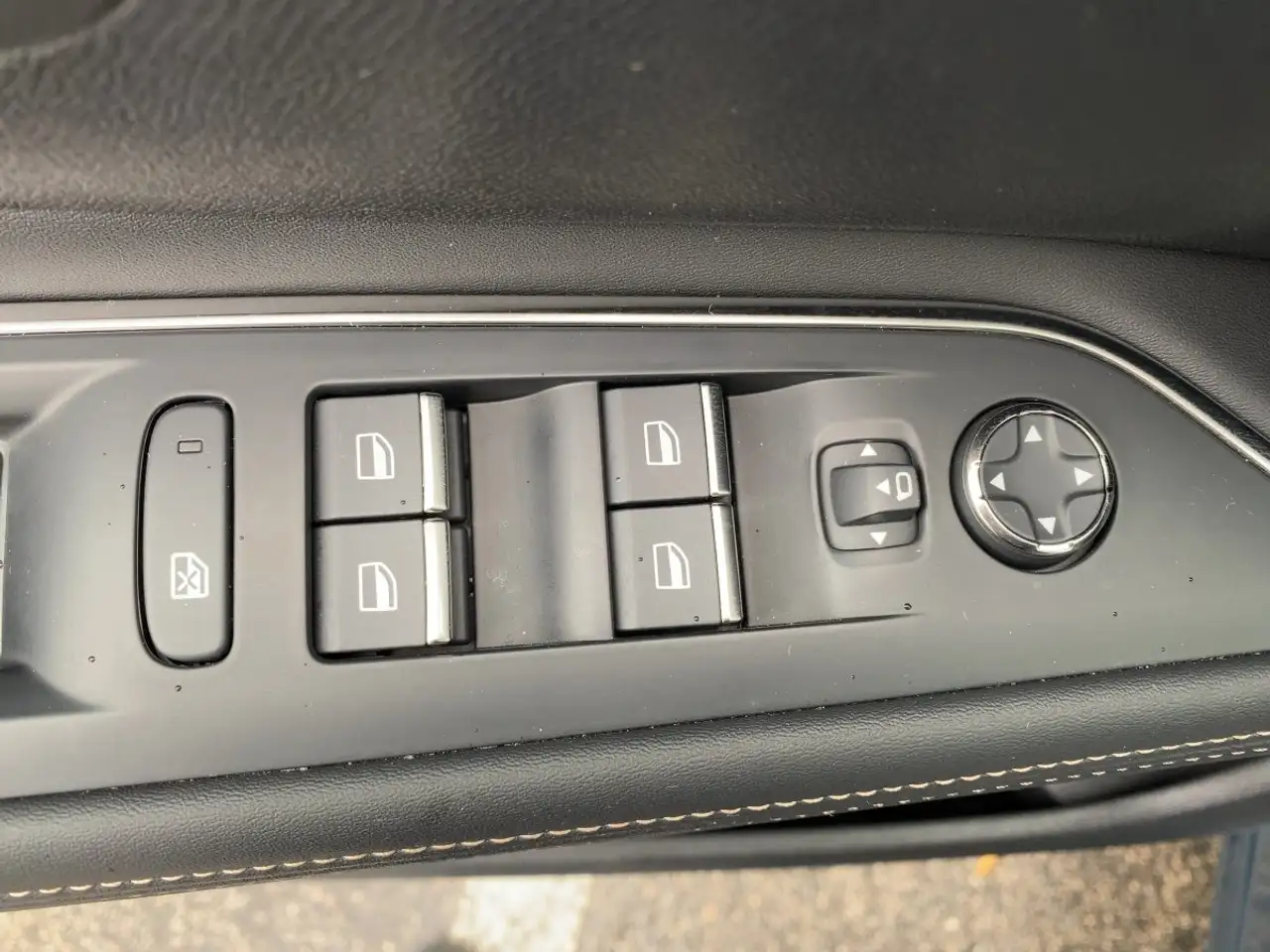 Peugeot 5008 GT *7 Sitze*ACC*Kamera*LED*Navi*SHZ*Apple* — Galería del vehículo 9
