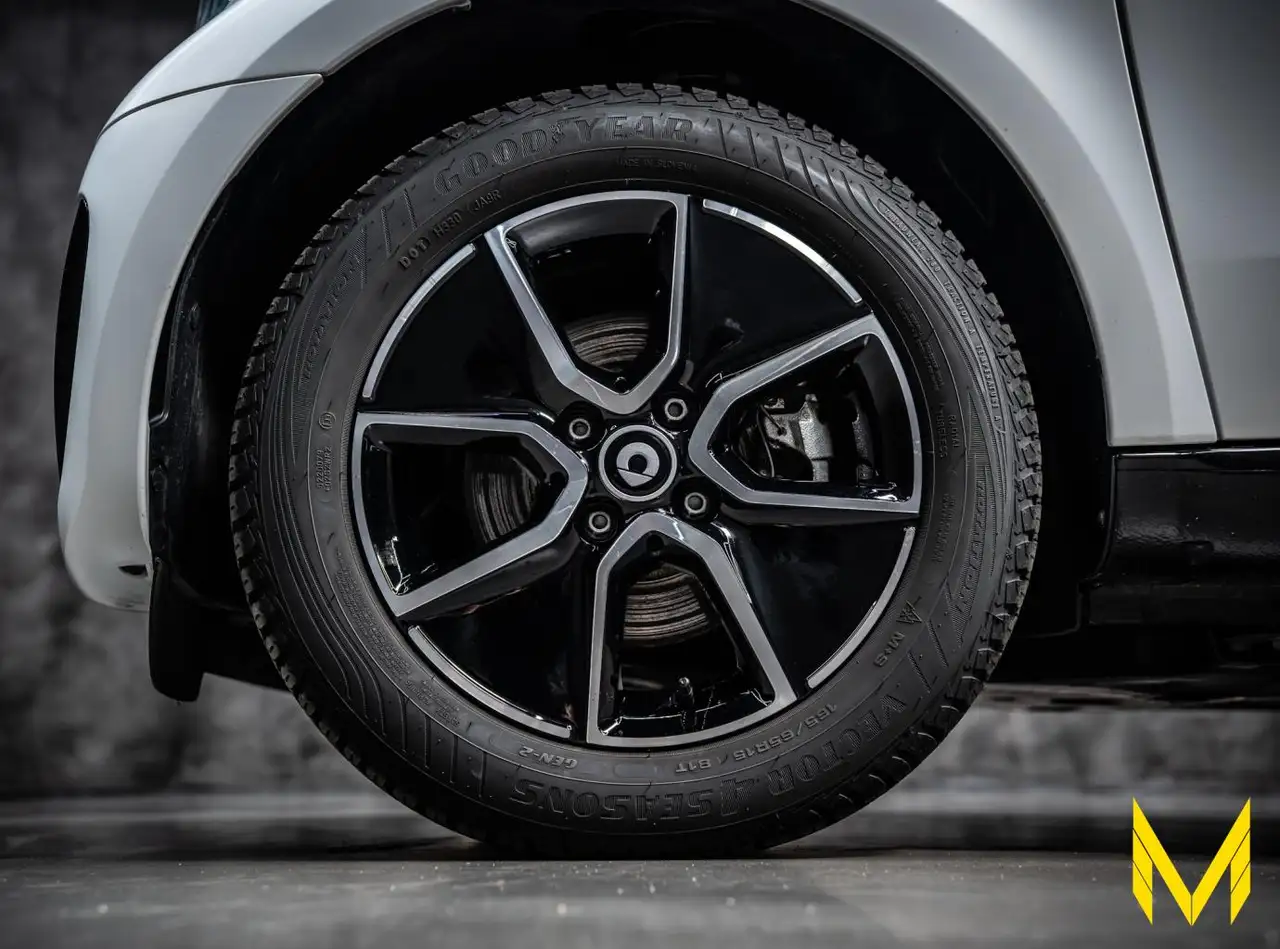 smart forTwo EQ cabrio passion EXCLUSIVE:SONNENANBETER — معرض صور السيارة 11