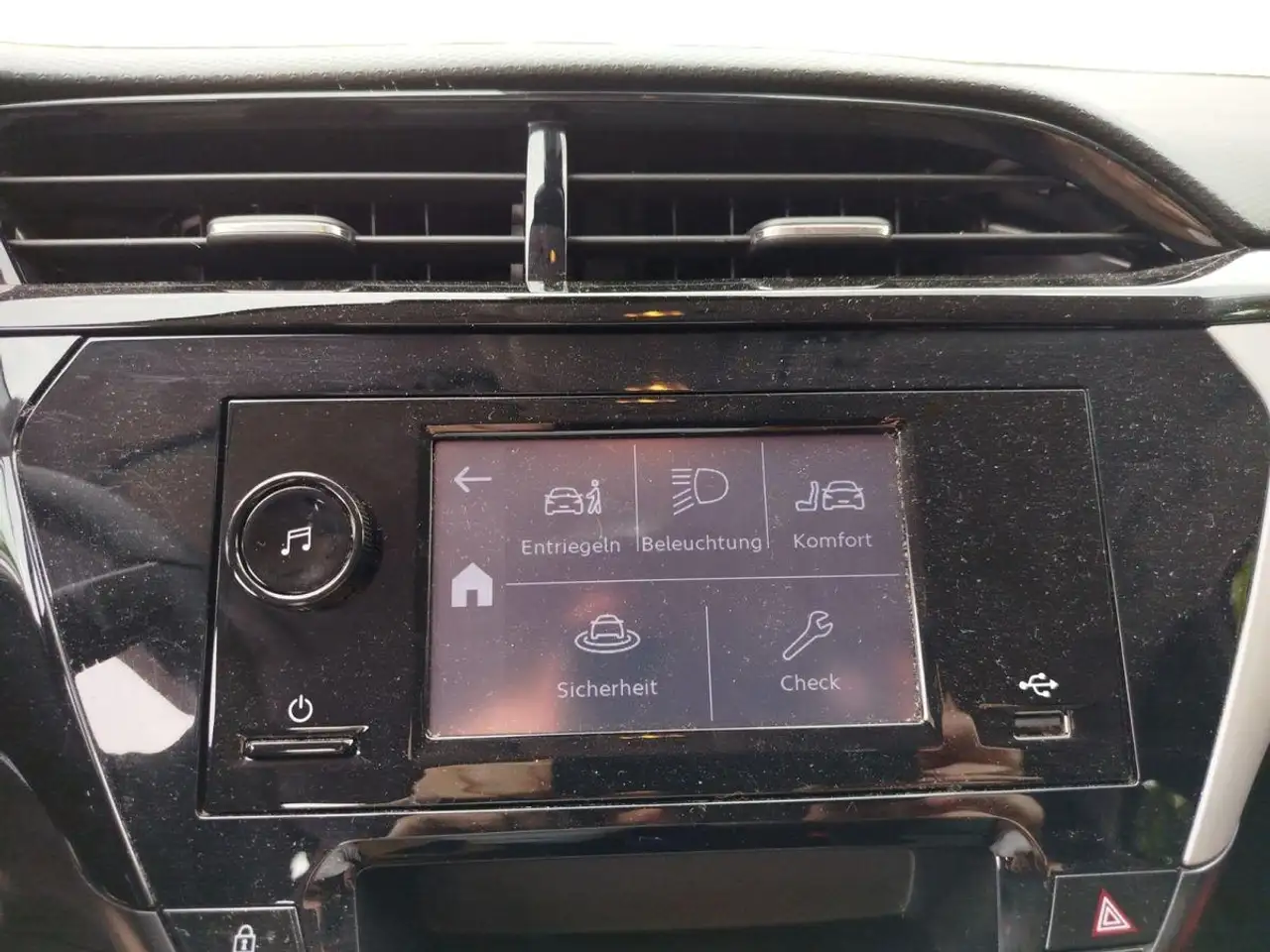 Opel Corsa Basis Metallic — معرض صور السيارة 12