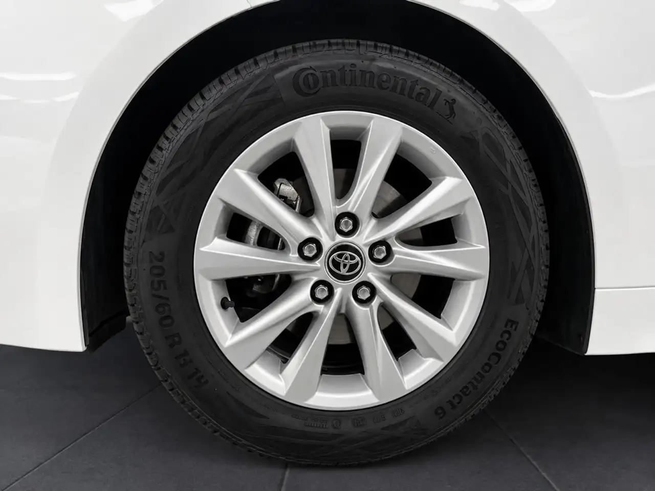 Toyota Corolla Touring Sports 140H Style — Galería del vehículo 13