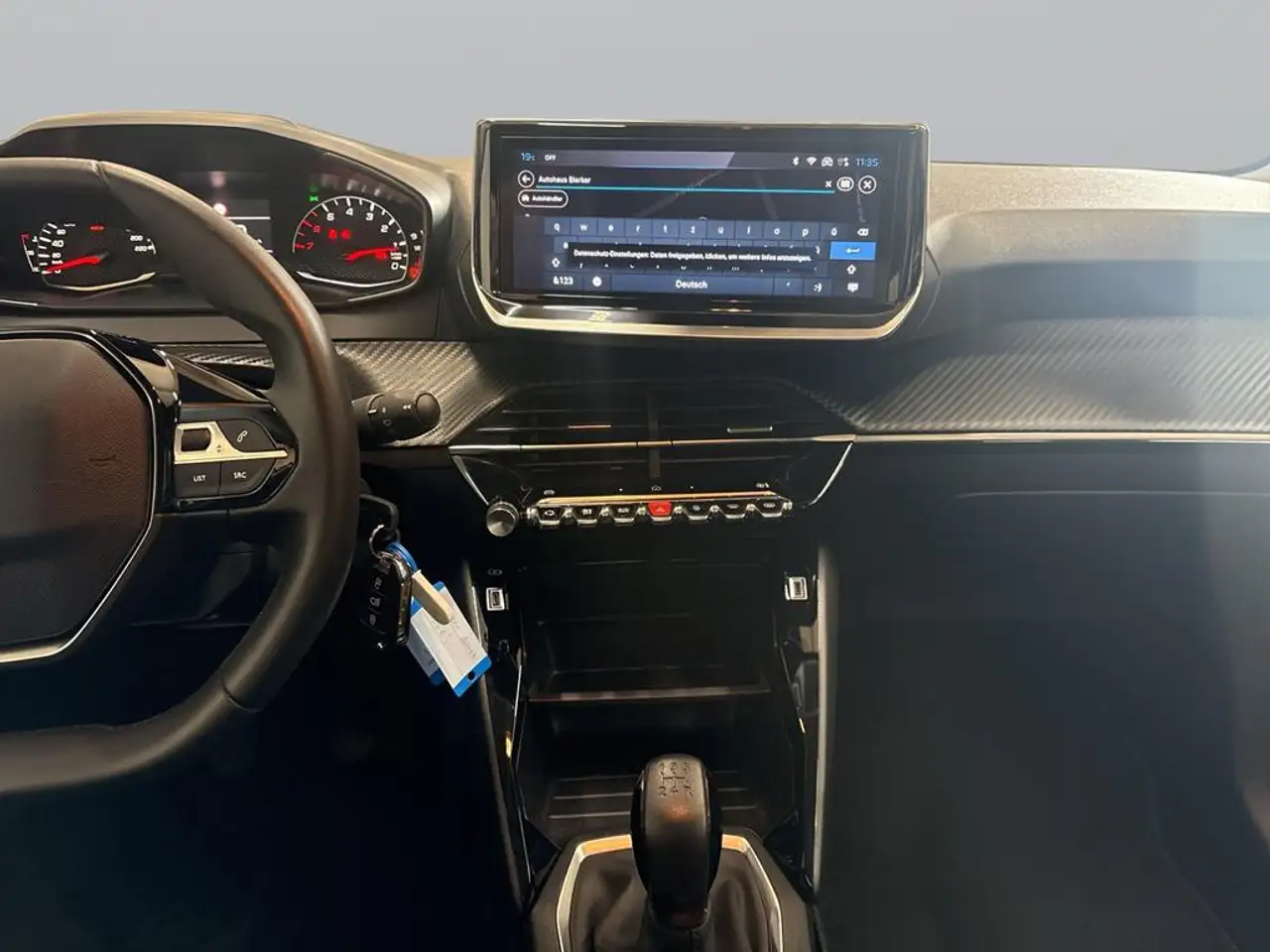 Peugeot 208 1.2 PureTech 75 Active — معرض صور السيارة 12