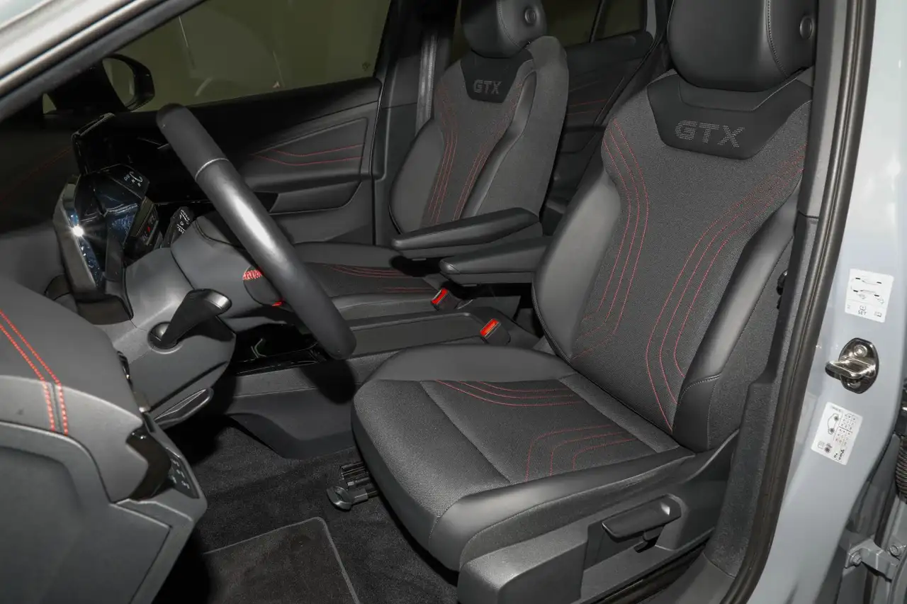 Volkswagen ID.4 GTX 4M 77kWh(82kWh) AHK 360° Nav ACC Matrix — Galerie du véhicule 18