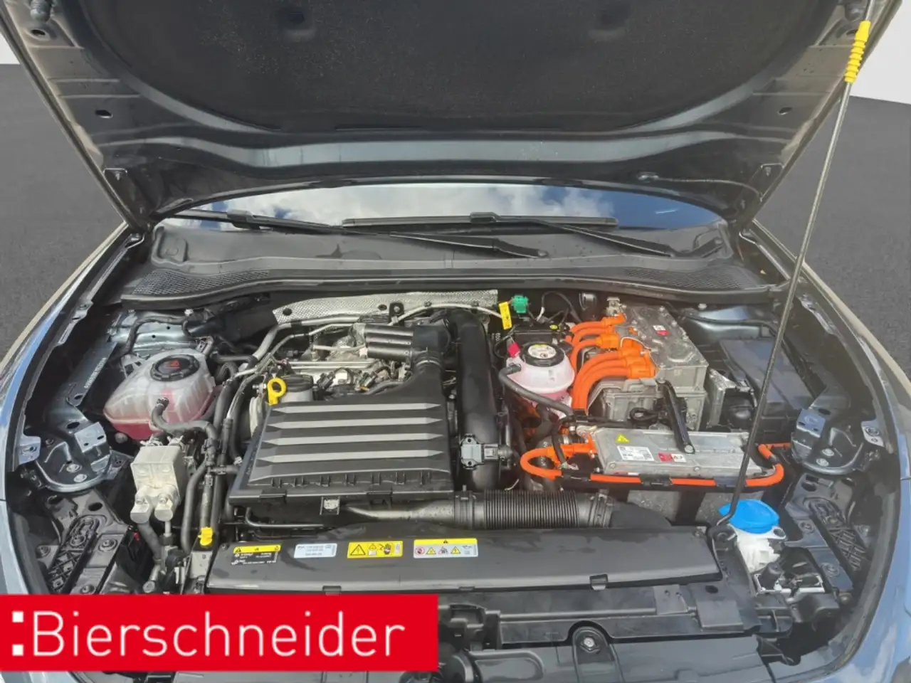 CUPRA Leon SP 1.4 eHybrid DSG VZ AHK LED NAVI SHZ PARKP — Vehicle gallery 27