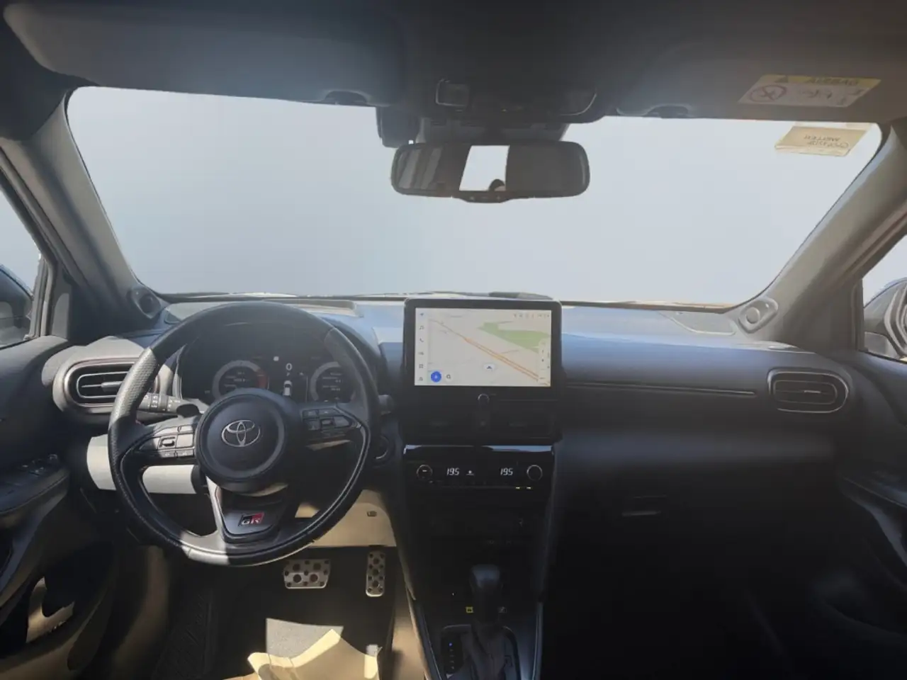 Toyota Yaris Cross Hybrid 1.5 GR Sport *Matrix*HUD*JBL* — Vehicle gallery 11