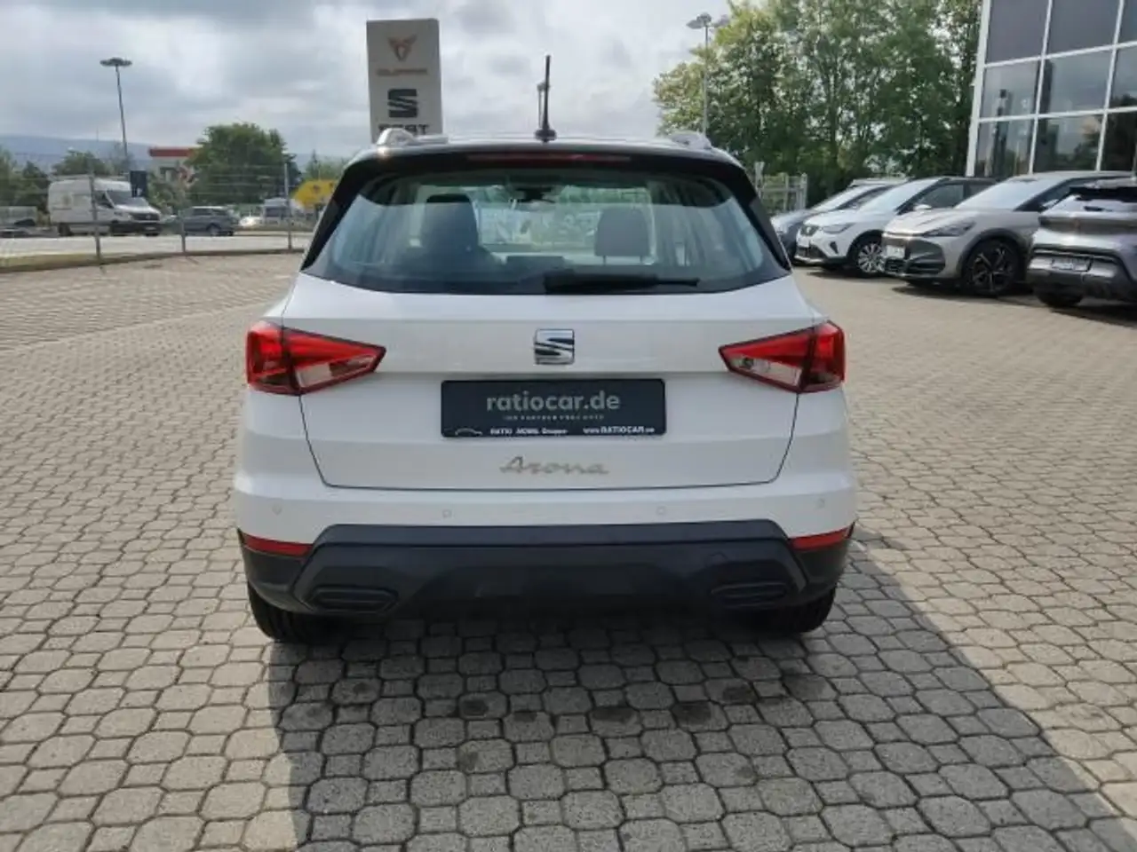 SEAT Arona ARONA STYLE EDITION 1.0 TSI DSG FULL-LINK SITZH. — Vehicle gallery 4