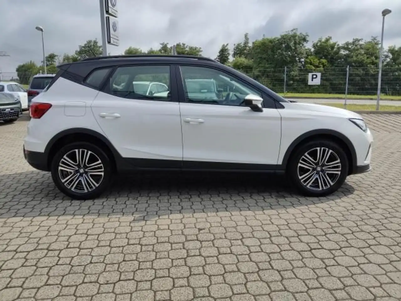 SEAT Arona ARONA STYLE EDITION 1.0 TSI DSG FULL-LINK SITZH. — Vehicle gallery 8