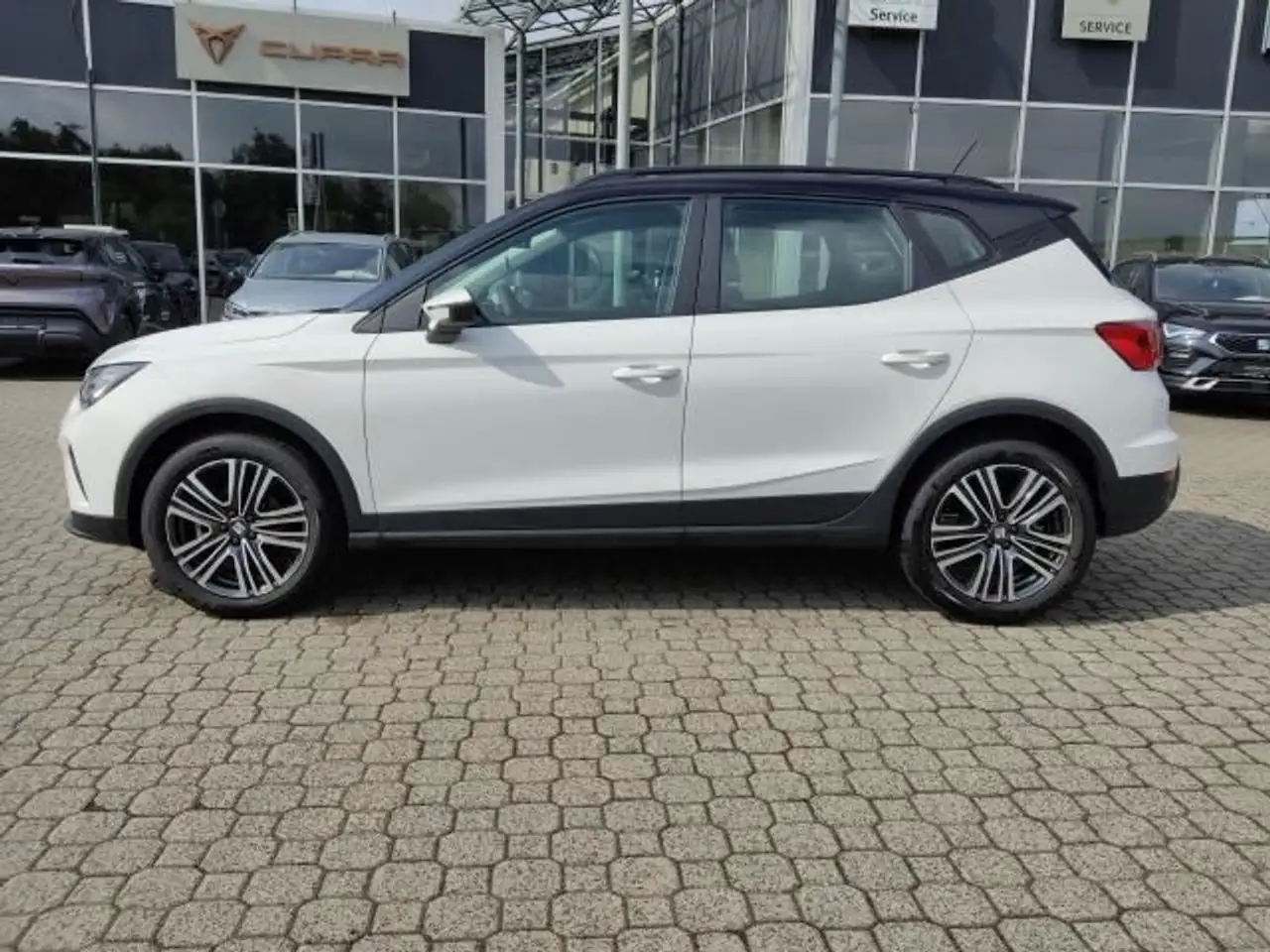 SEAT Arona ARONA STYLE EDITION 1.0 TSI DSG FULL-LINK SITZH. — Vehicle gallery 2