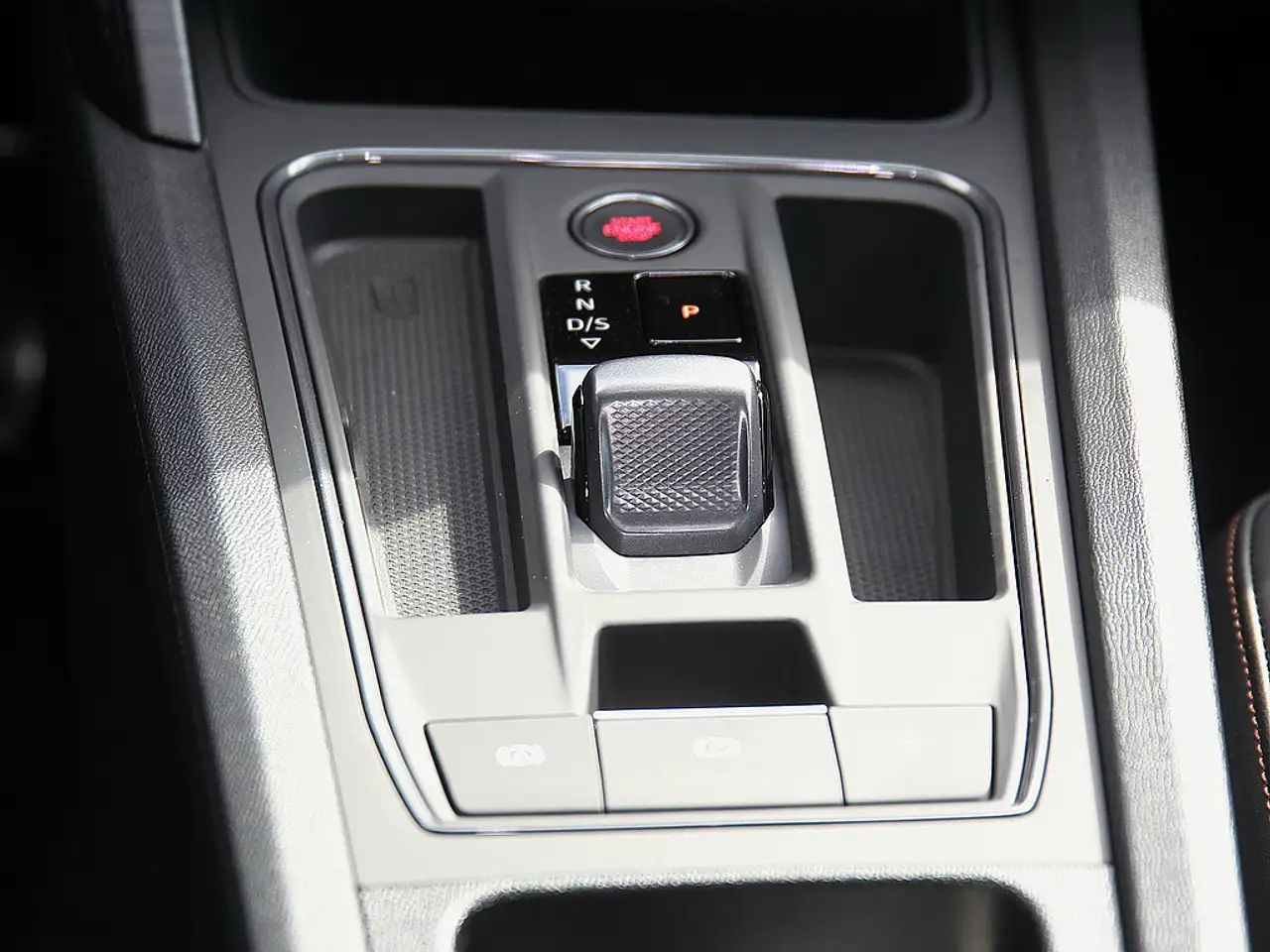 CUPRA Formentor VZ 1.4 e-HYBRID NAVI KAMERA LEDER S — Galería del vehículo 11