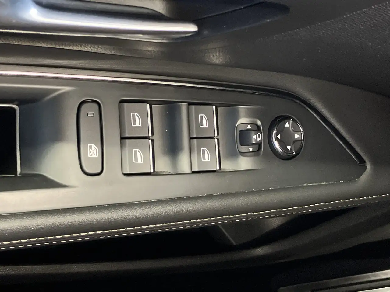 Peugeot 5008 1.2 PureTech 130 GT ACC+LED+Navi+SHZ+360+LM — معرض صور السيارة 14