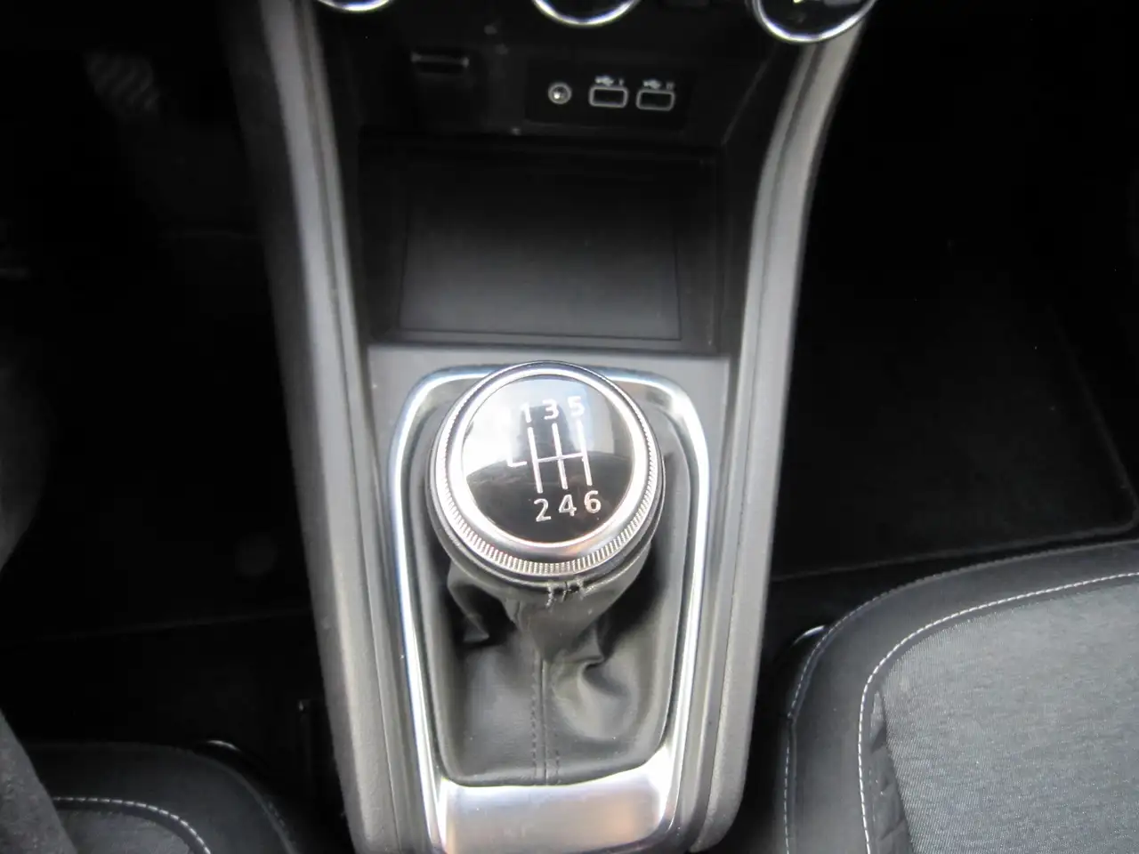 Mitsubishi ASX PLUS 1.3 T-Benziner 6-Gang — معرض صور السيارة 19