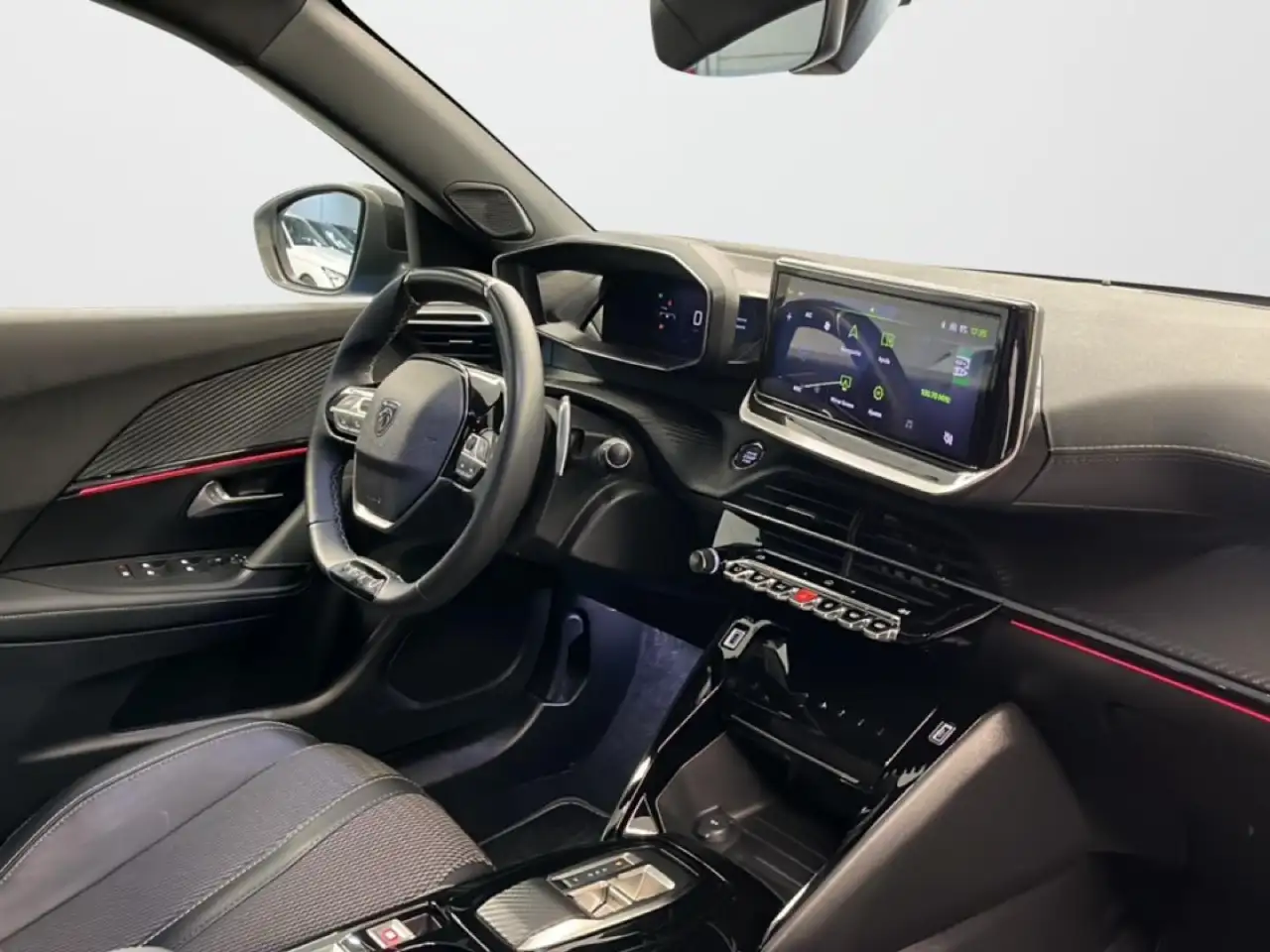 Peugeot 2008 1.2 PureTech S&S GT EAT8 130 — Galería del vehículo 8
