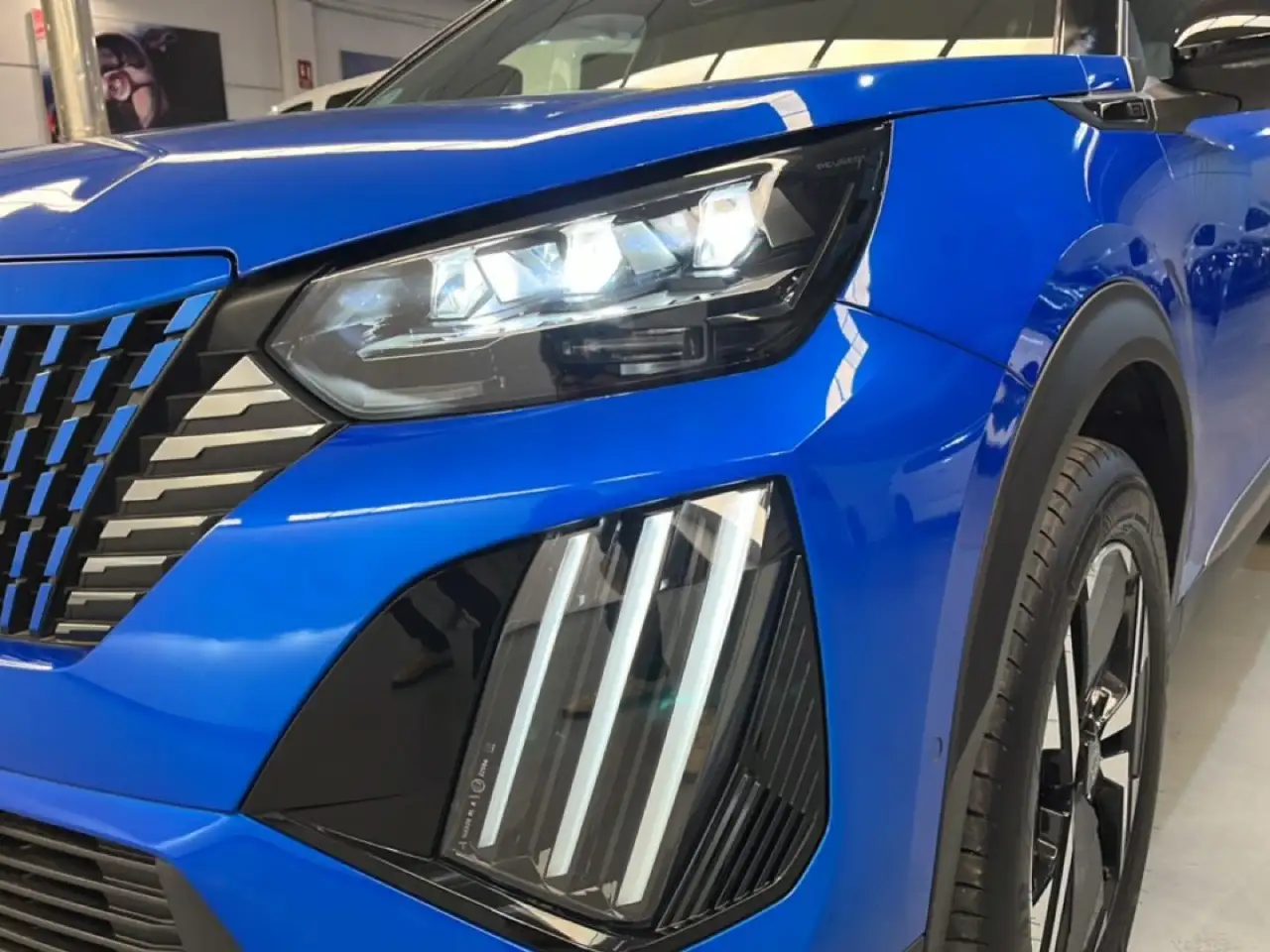 Peugeot 2008 1.2 PureTech S&S GT EAT8 130 — Galería del vehículo 19