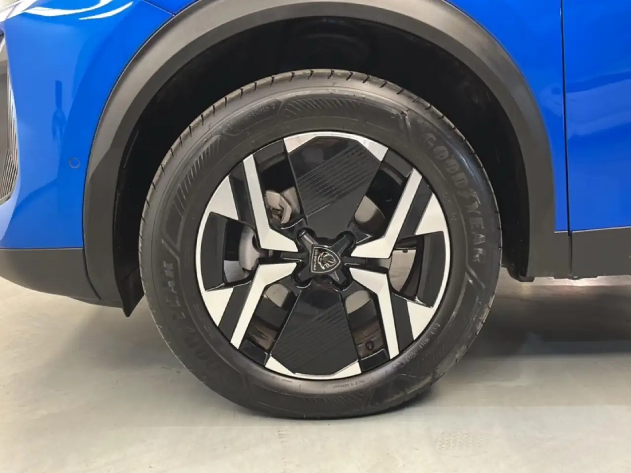 Peugeot 2008 1.2 PureTech S&S GT EAT8 130 — Galería del vehículo 14