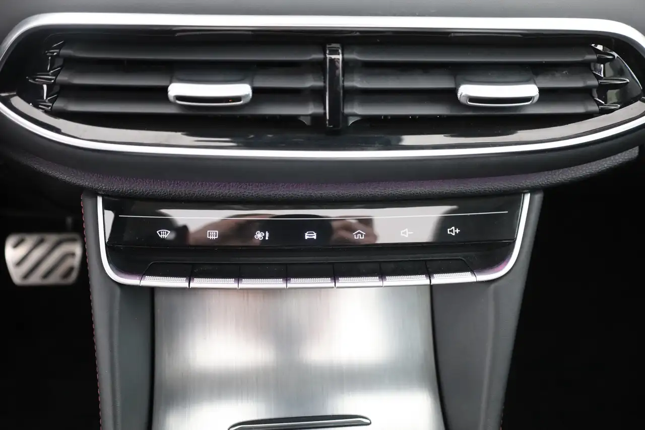MG HS 1.5 T-GDI Luxury Aut. LED ACC Navi 360° Pano — Vehicle gallery 11