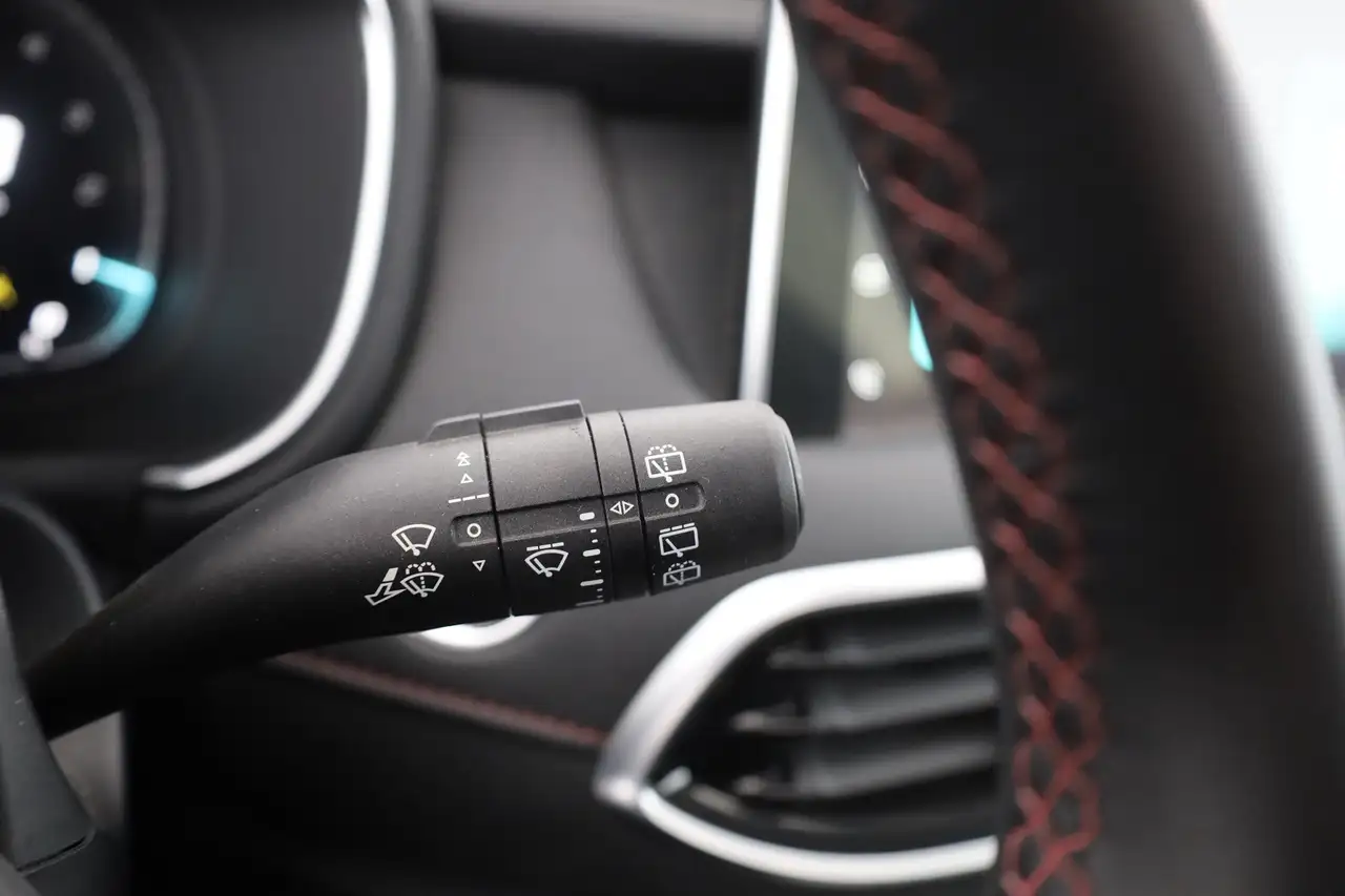 MG HS 1.5 T-GDI Luxury Aut. LED ACC Navi 360° Pano — Vehicle gallery 18