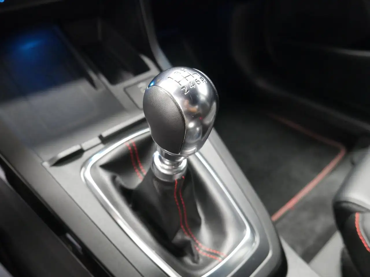 Ford Puma 1.0 EcoBoost MHEV ST-Line X 125 — معرض صور السيارة 12