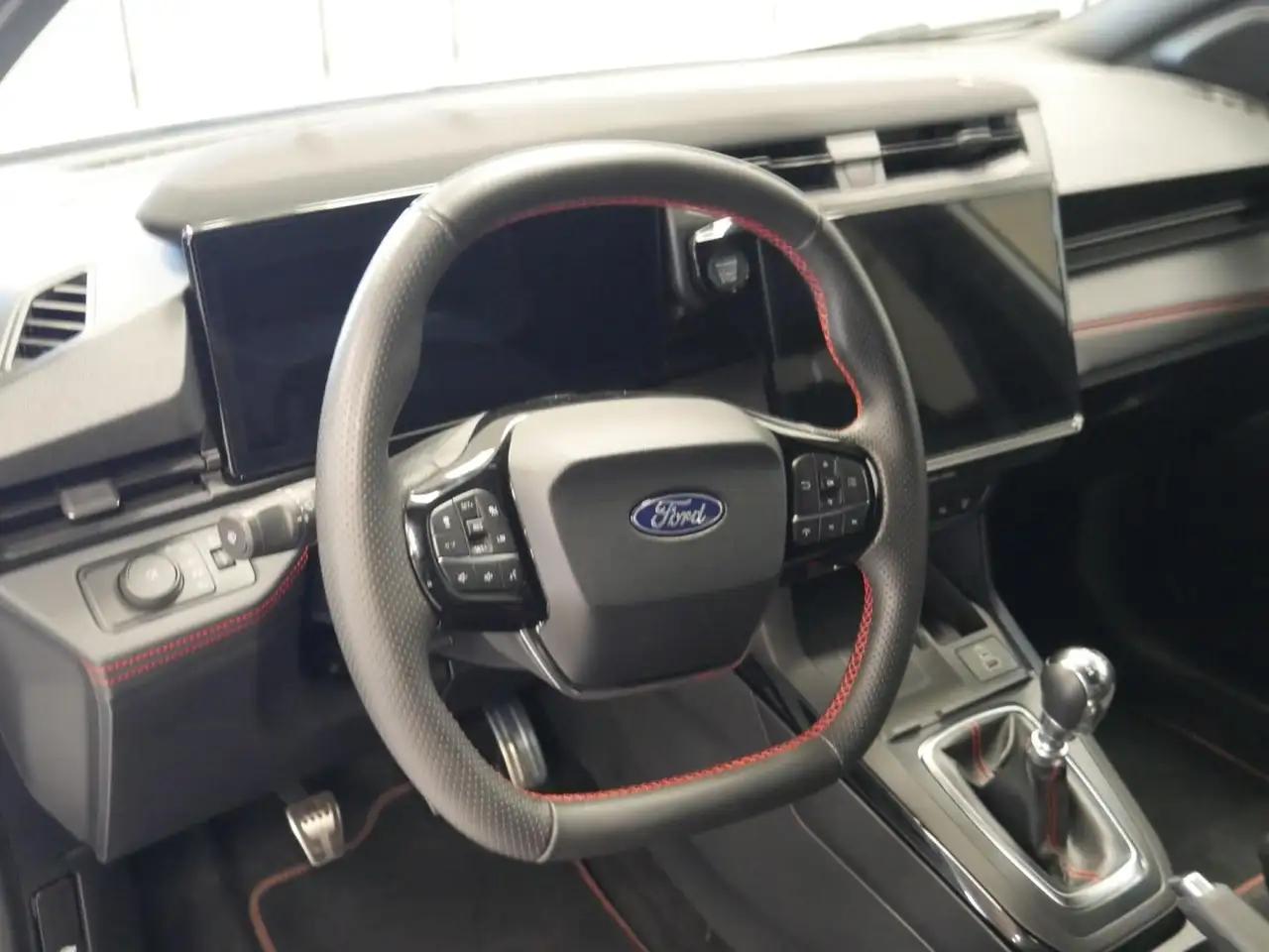 Ford Puma 1.0 EcoBoost MHEV ST-Line X 125 — معرض صور السيارة 8