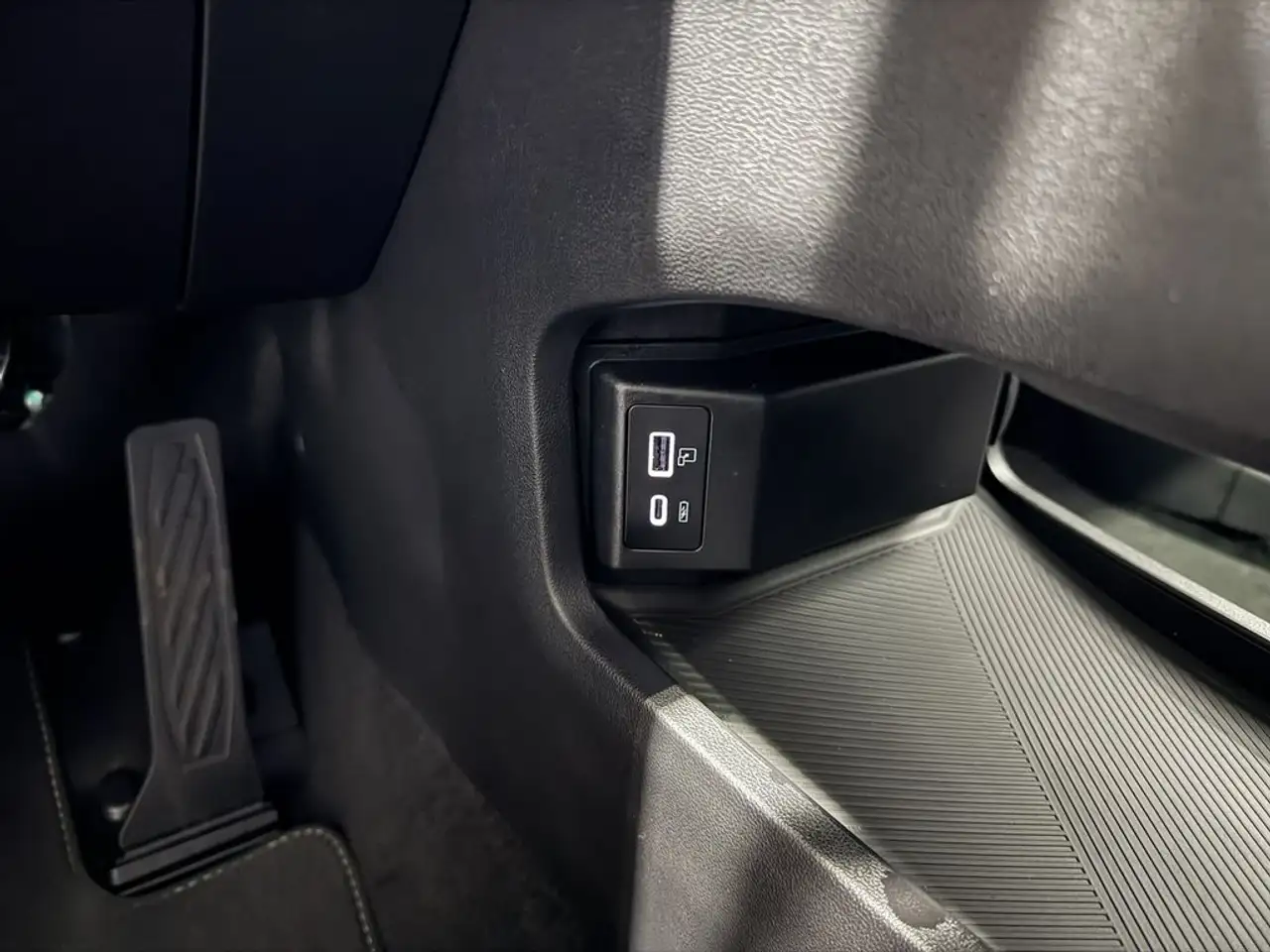 Jaecoo J7 Exclusive 1.6 TGDI 108kW AWD Bitono — Galería del vehículo 20