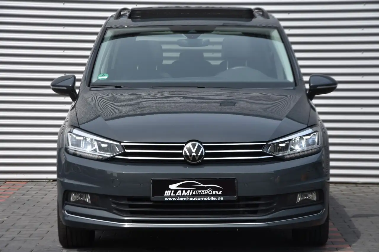 Volkswagen Touran Highline 1.5TSI DSG PANO VIRTUAL 7SITZE — Galería del vehículo 2