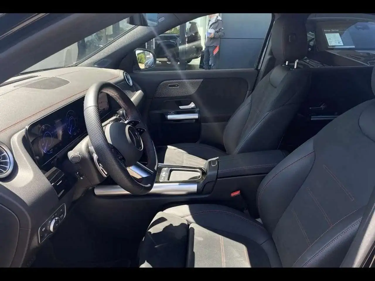 Mercedes-Benz EQA 350 4Matic AMG Line — Vehicle gallery 7