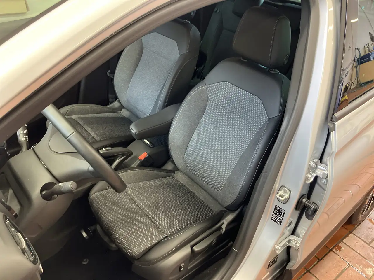 Opel Crossland 1.2 Turbo Elegance LED+Navi+Kamera — Galería del vehículo 8