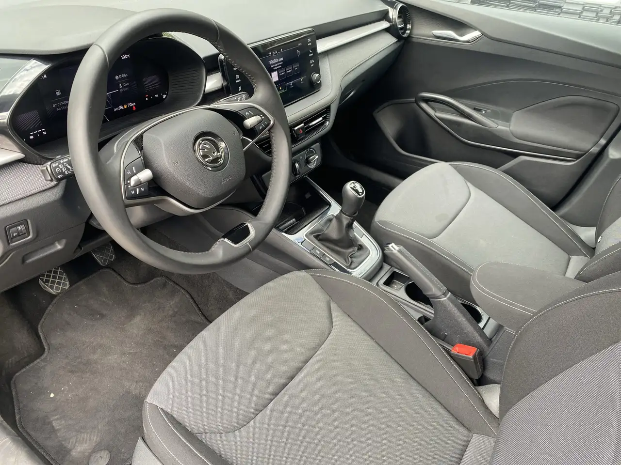 Skoda Fabia 1.0 MPI Selection *PDC*KLIMA*KAM*TEMPOMAT — Vehicle gallery 7