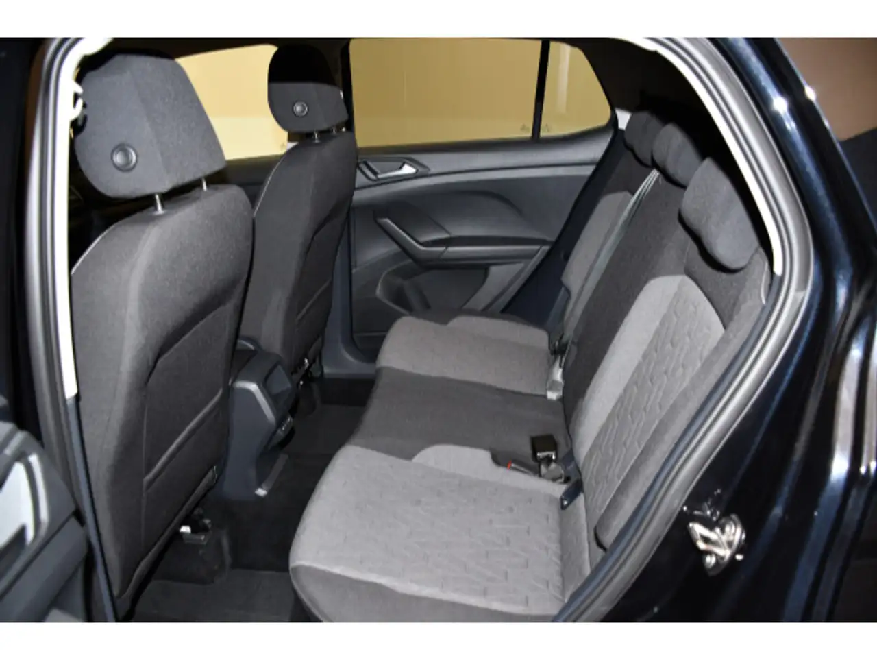 Volkswagen T-Cross 1.0 TSI Life Kamera/Sitzhzg/Einparkhi v+ — Vehicle gallery 9