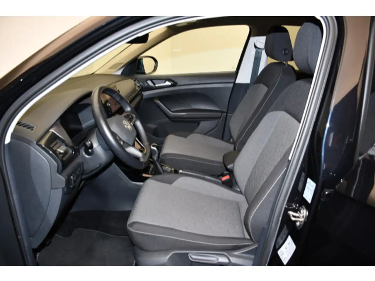 Volkswagen T-Cross 1.0 TSI Life Kamera/Sitzhzg/Einparkhi v+ — Vehicle gallery 3