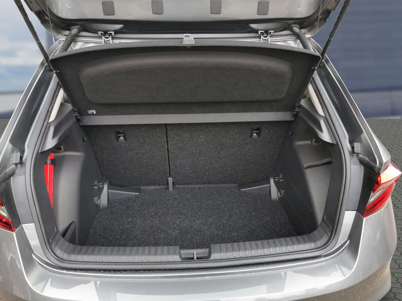 Skoda Fabia 1.0 TSI Ambition DSG Kamera LED — معرض صور السيارة 10