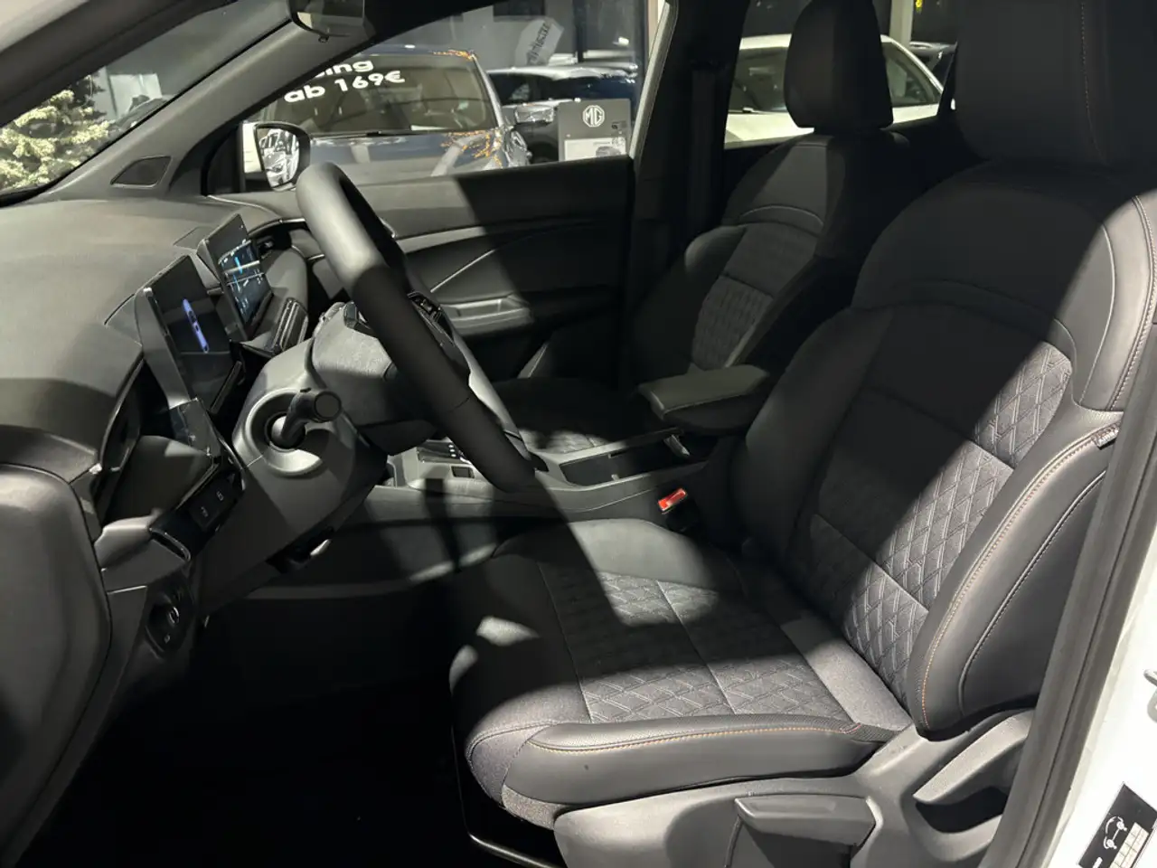 MG MG3 Hybrid+ Luxury 197PS — معرض صور السيارة 9