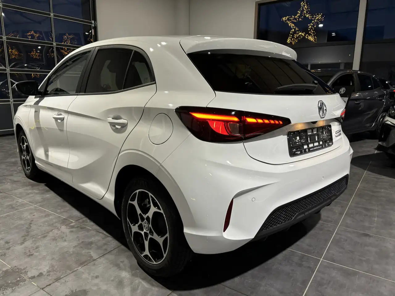 MG MG3 Hybrid+ Luxury 197PS — معرض صور السيارة 6