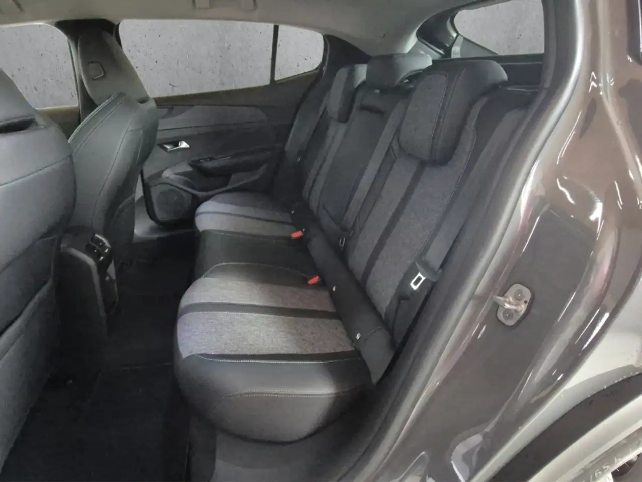 Peugeot 408 Allure PT130 EAT8 AHK-abnehmbar Navi Memory Sitze — معرض صور السيارة 8
