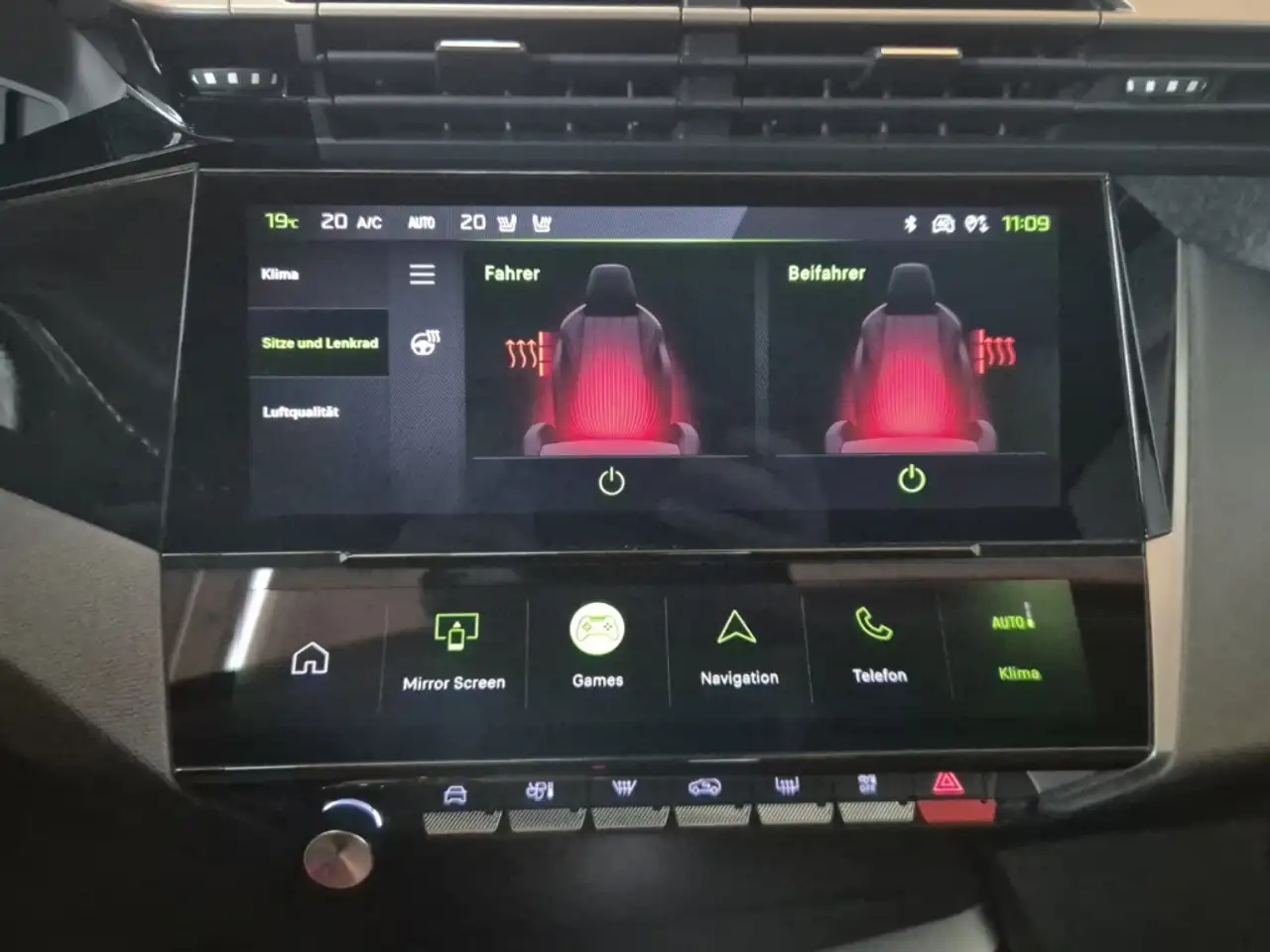 Peugeot 408 Allure PT130 EAT8 AHK-abnehmbar Navi Memory Sitze — معرض صور السيارة 16