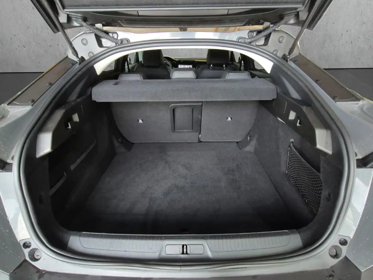 Peugeot 408 Allure PT130 EAT8 AHK-abnehmbar Navi Memory Sitze — معرض صور السيارة 7