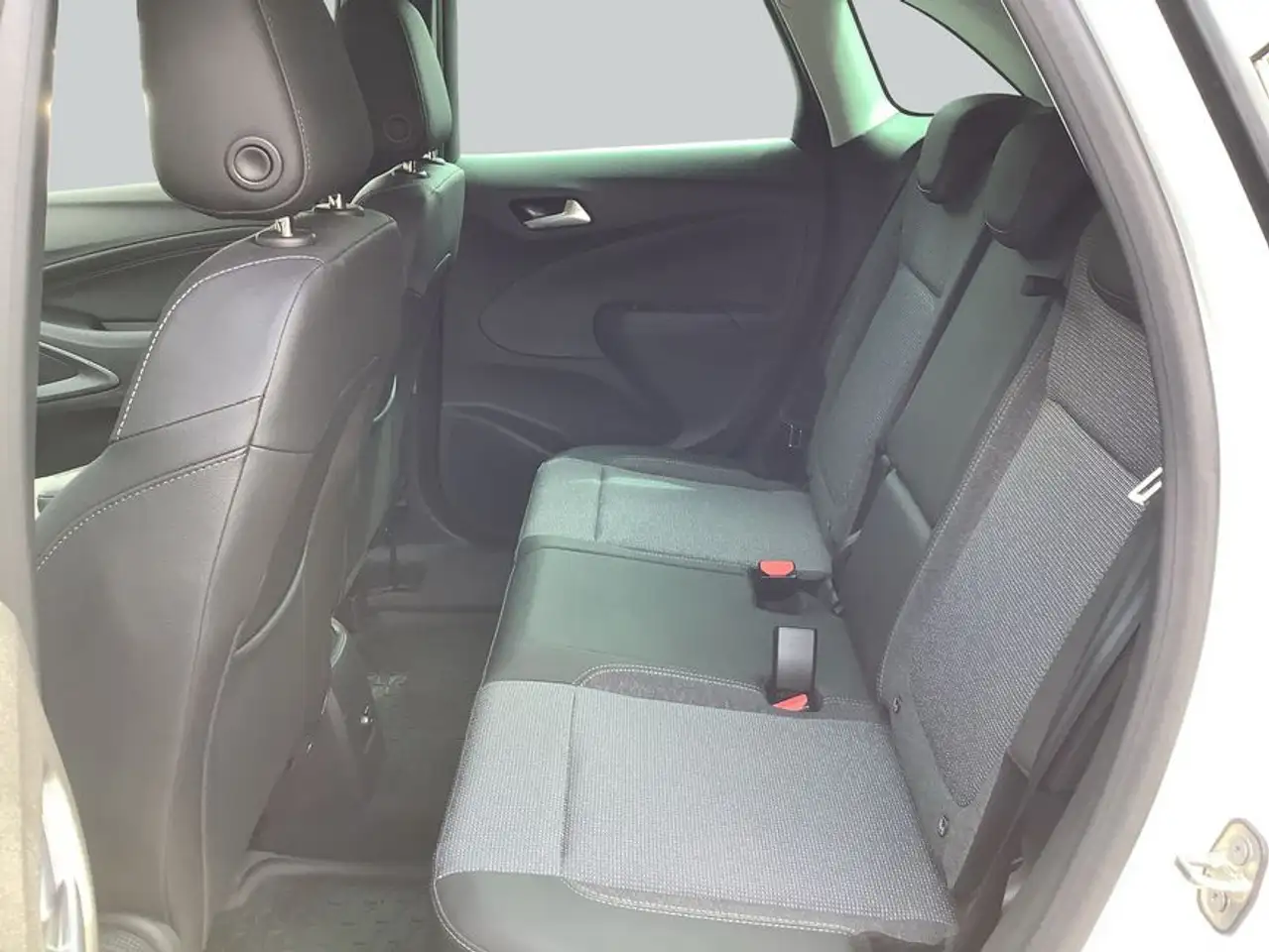 Opel Crossland Crossland 1.2 Automatik Enjoy*NAVI*180RFK*LED* — Galería del vehículo 11