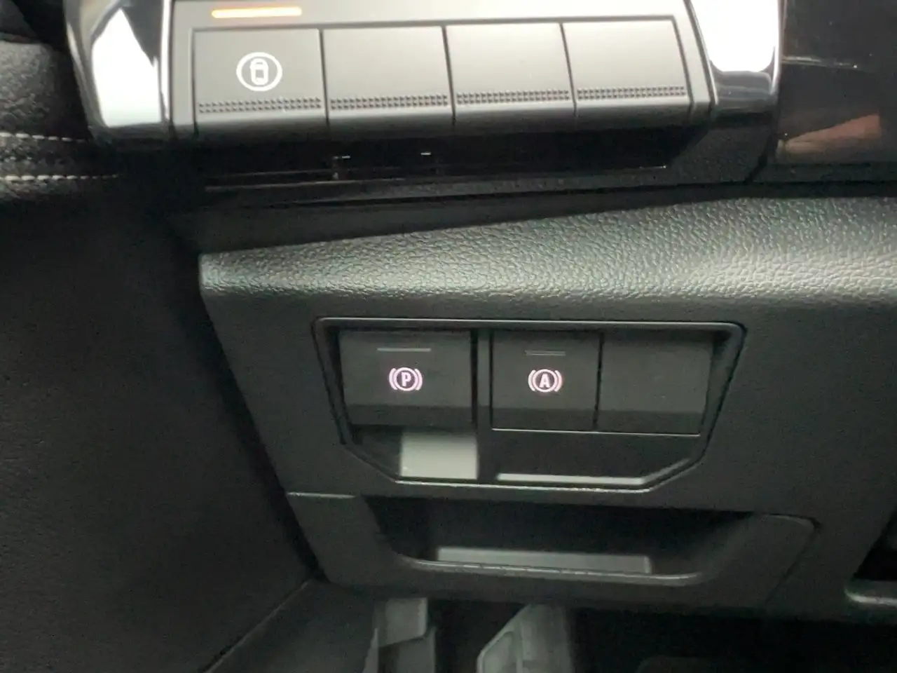 Renault Austral TECHNO E-TECH FULL HYBRID 200 RÜCKFAHRKAMERA — معرض صور السيارة 19