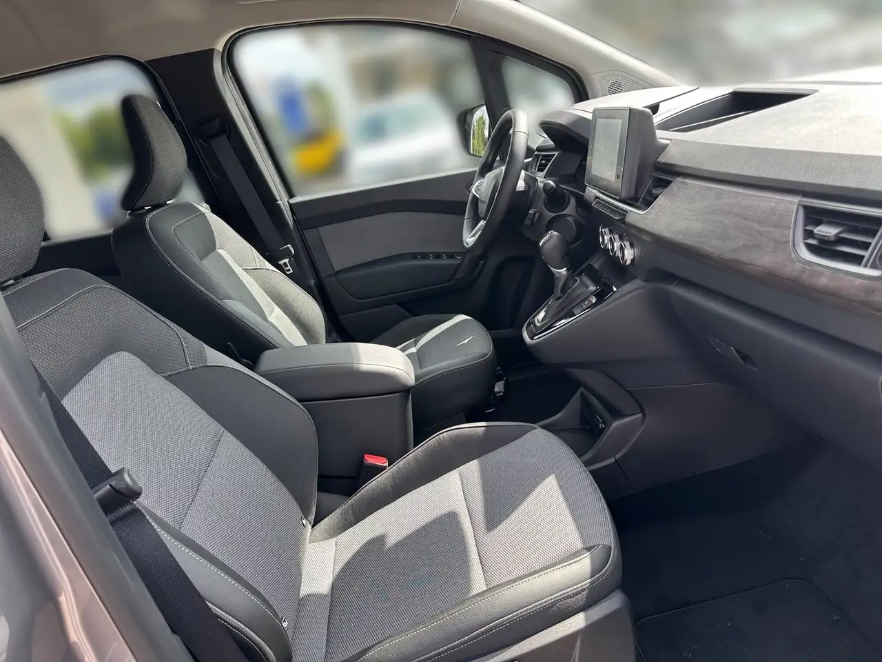 Renault Kangoo TECHNO TCe 130 EDC *KLIMA*PDC* NAVI* — Vehicle gallery 13