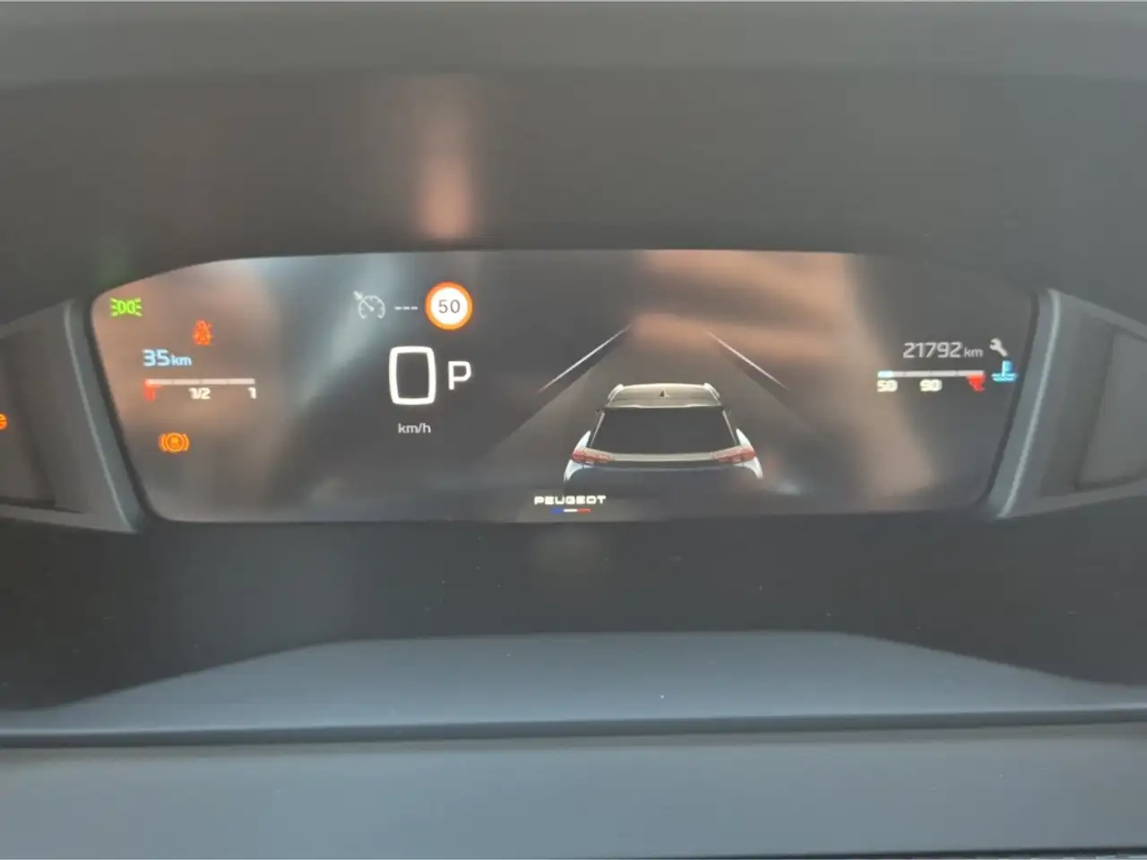 Peugeot 2008 Allure PT 130 EAT8 LED SHZ GripControl Fahrerprofi — Vehicle gallery 15