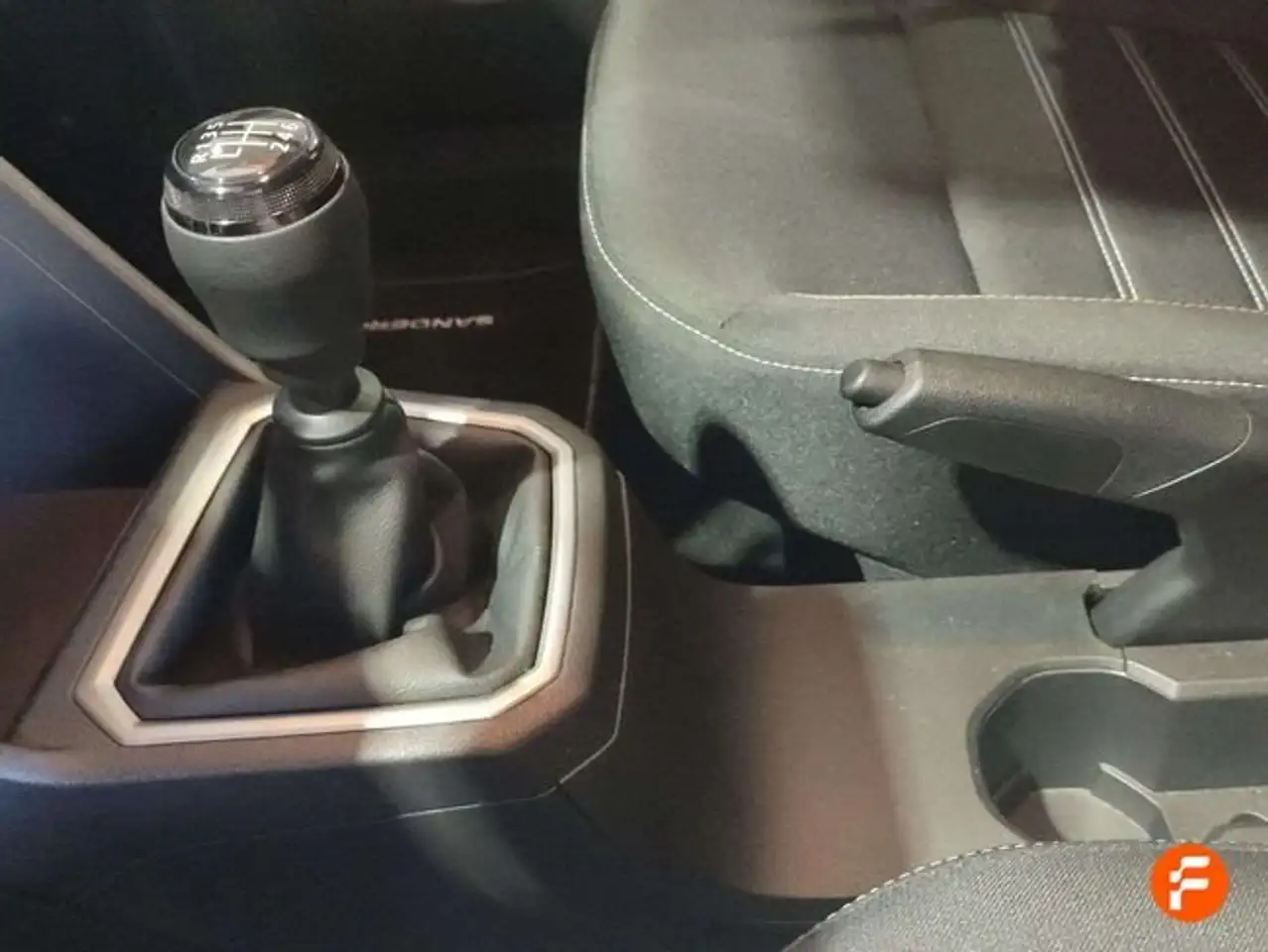 Dacia Sandero Essential 74kW (100CV) ECO-G — معرض صور السيارة 17