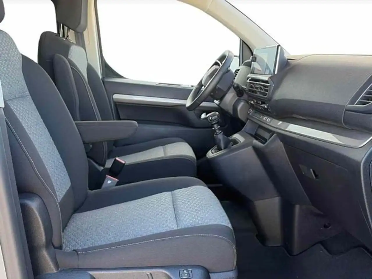 Toyota Proace 2.0D 145CV 6MT Shuttle L1 VX — Vehicle gallery 11