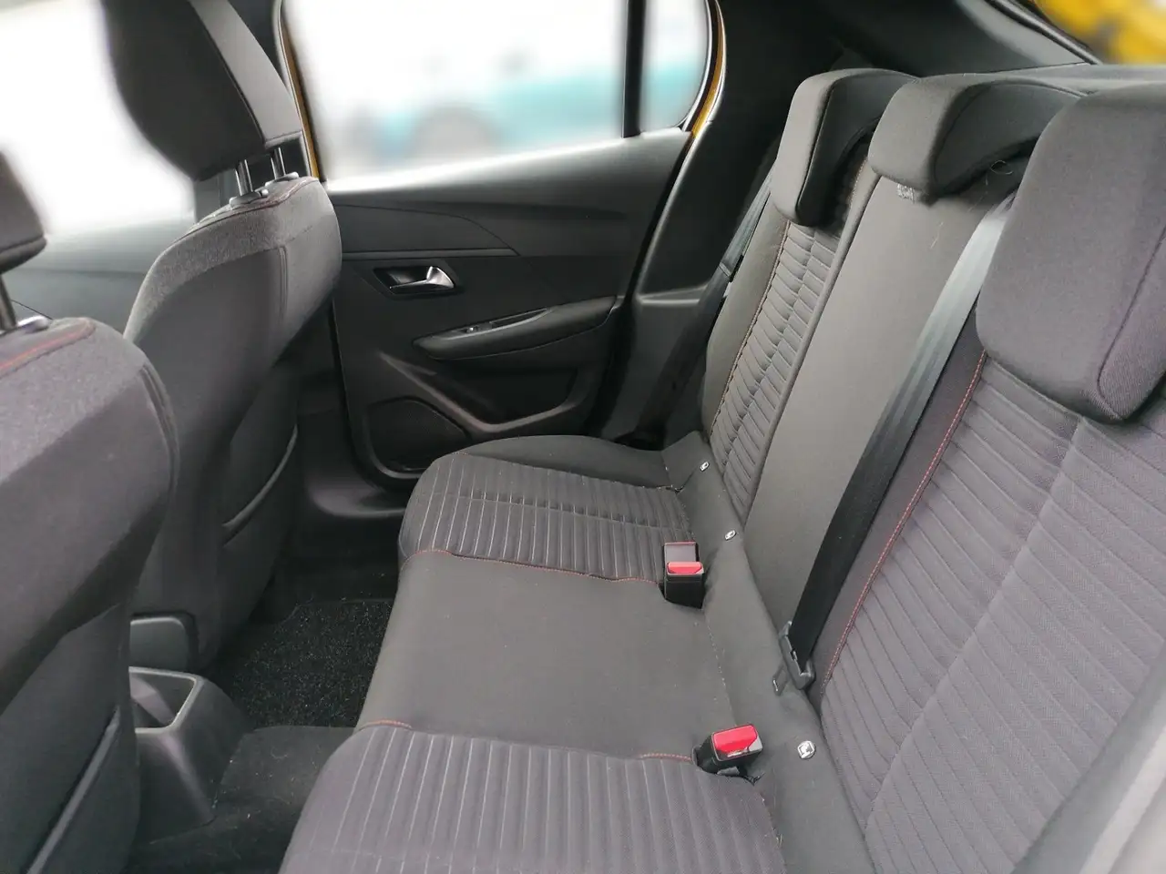 Peugeot 208 1.2 PureTech 100 Active Pack PDC Sitzheiz. — معرض صور السيارة 7