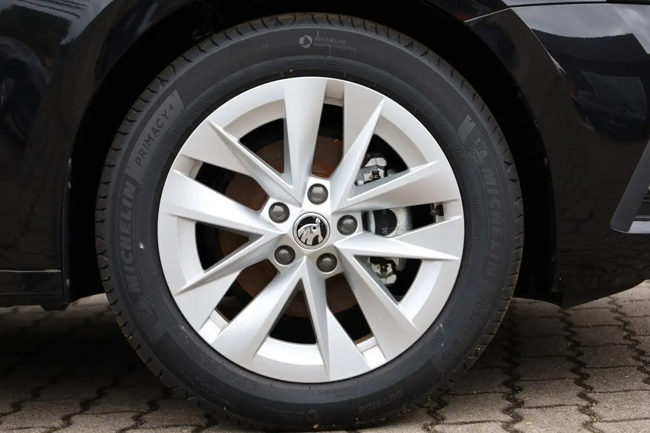 Skoda Octavia Combi 1,5 TSI Style DSG *el. Heckklappe — معرض صور السيارة 12