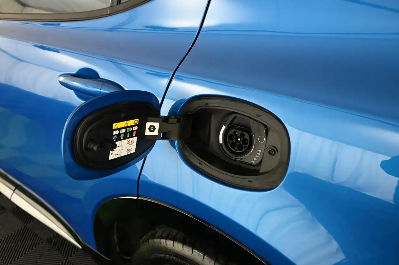 Alfa Romeo Tonale 1.3 PHEV 280 Q4 Ti LED/NAVI/ACC/KAMERA/18 — Galerie du véhicule 37