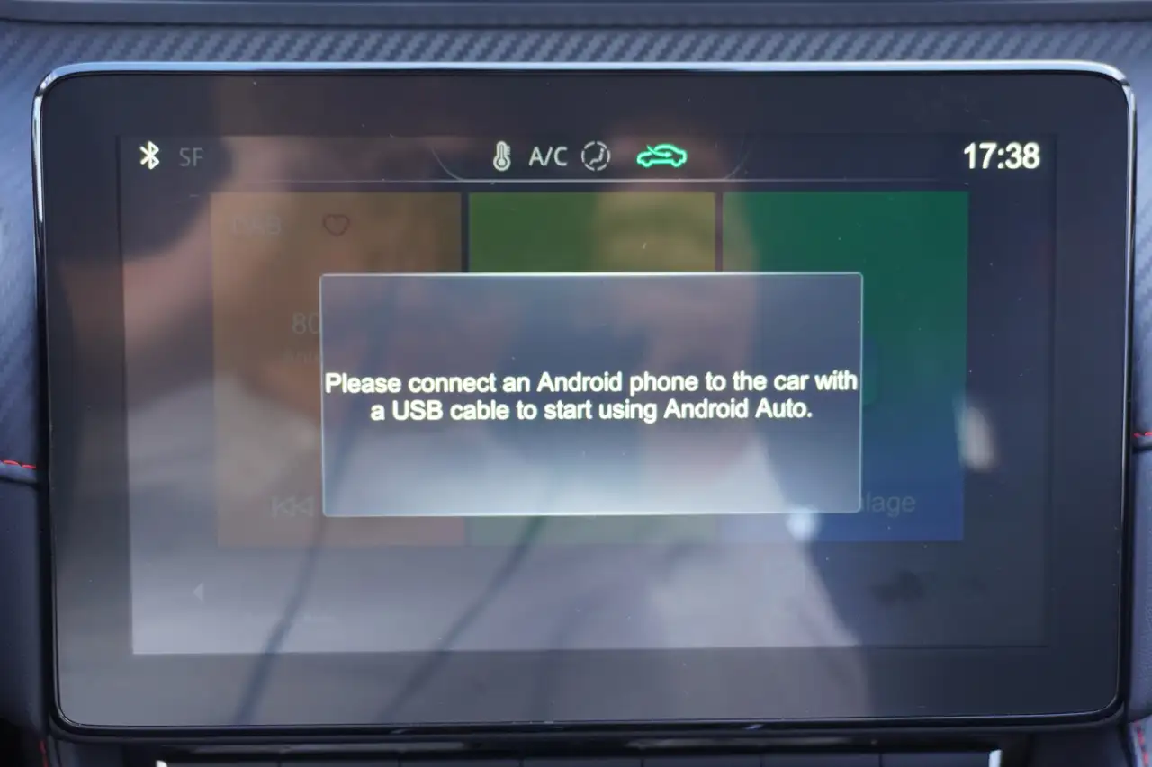 MG ZS 1.0 T-GDI Luxury Aut. LED Navi 360° Tempomat — Galería del vehículo 26