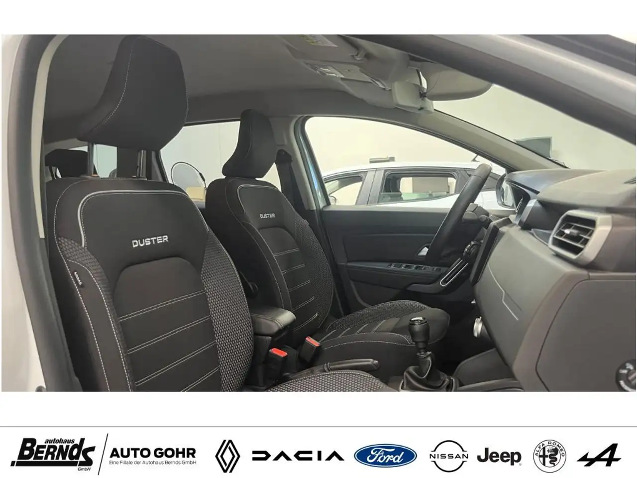 Dacia Duster TCe 130 2WD Journey — معرض صور السيارة 3