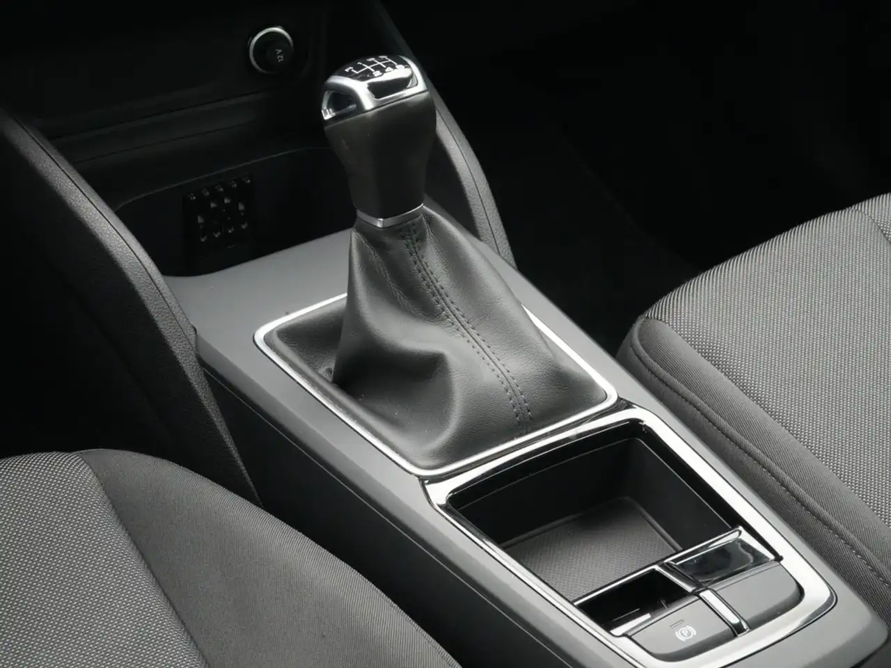 Audi Q2 30 LED PDC KLIMA FACELIFT — معرض صور السيارة 9